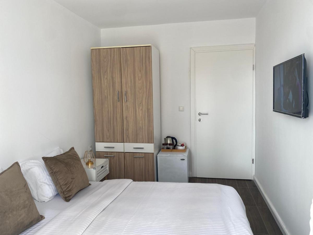 Veselinka Apartments & Rooms Budva Exteriör bild
