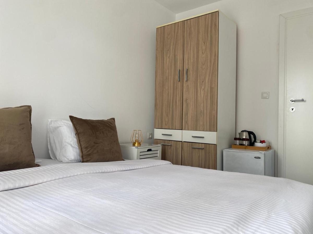 Veselinka Apartments & Rooms Budva Exteriör bild